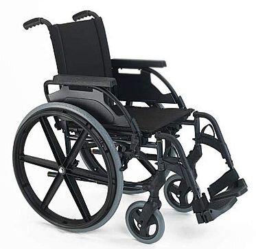 Manual wheelchair – foldable and easy to use Lightweight foldable manual wheelchair with padded seat and armrests, ideal for short or long-term use in Tenerife.